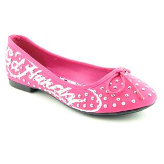 Just say Yes to the Ed Hardy Oui Oui flats. These flats feature a 
