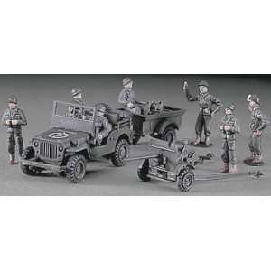   Jeep Willys M.B./Cargo/37mm Gun (Plastic Model Vehicle) Toys & Games