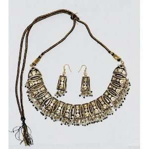   Lakh Lac Jewelry Necklace & Earring Set with Sparkling Stones & Faux