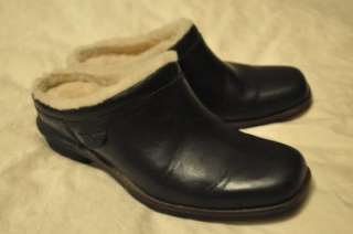 Excellent pre owned condition, womens size 5m UGG clog shoes. Black 