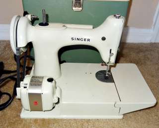 Singer 221K White Featherweight Sewing Machine w Case & Accessories 