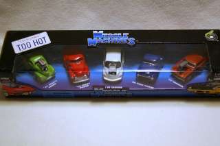   ** MUSCLE MACHINES Lot California TOO HOT Collectable Die Cast Cars