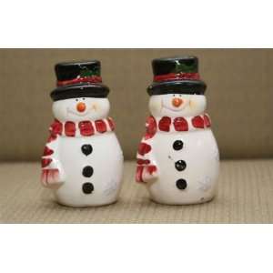  Snowman Salt & Pepper Shaker Set 