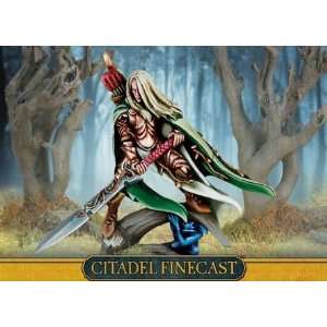  Wood Elf Highborn with Great Weapon  Citadel Finecast 