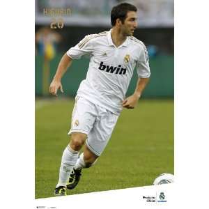    Real Madrid   Higuain 11/12   35.7x23.8 inches