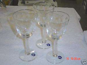 LIBBEY ROCK SHARPE CRYSTAL LEAF WINE GLASSES (4)  
