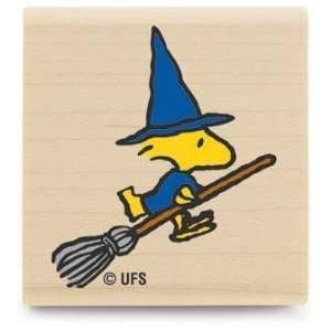   Peanuts Wood Mounted Rubber Stamp Broom Flight Arts, Crafts & Sewing