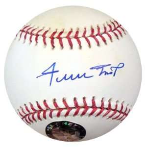  Willie Mays Signed Baseball   PSA DNA #H66709 Sports 