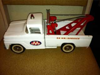 Vintage 1960s Tonka AA Wrecker Truck. Not in perfect condition , does 