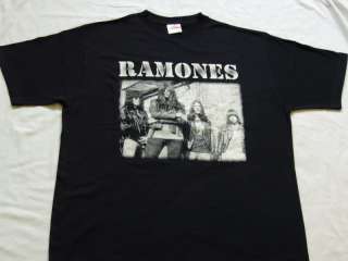 Ramones t shirt mens Large rock punk emo  