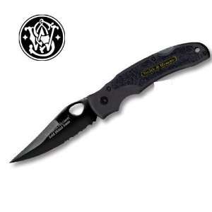  Smith & Wesson Cuttin Horse Black Serrated Pocket Knife 