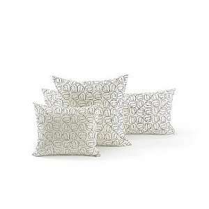  Fluf Fly Outline Pillow