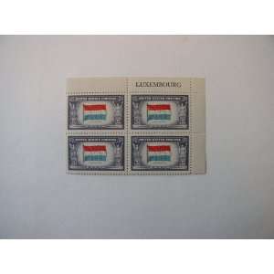 1943 Block of 4, 5 Cents US Postage Stamps With Country Name in Margin 