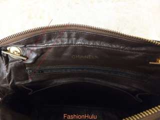  soft leather lining is generally clean. Wrinkles are here & there 