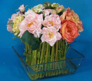 NEW 10 Roses Arrangement in Flat Glass Vase  