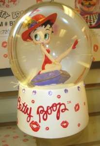 BETTY BOOP MUSICAL WATER GLOBE THE LOOK OF LOVE #1  