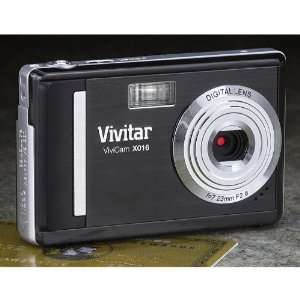 Vivitar 10   megapixel Digital Camera with BONUS 2GB Card / Case 