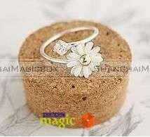 Women Trendy Fashion Rhinestone Sweet Cute Daisy Flower Ring New 