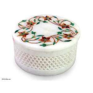  Marble inlay jewelry box, Mughal Garland