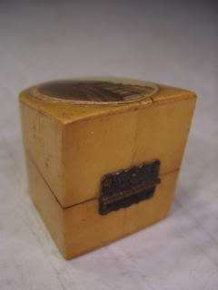 Vintage Mauchline Ware Thimble Box  