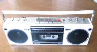   MINI BOOMBOX RX F20 AM/FM Cassette Recorder Stereo 1982 Japan  