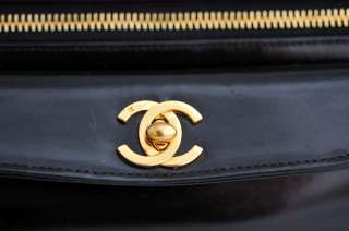 Vintage CHANEL patent black leather CC bag clutch purse  