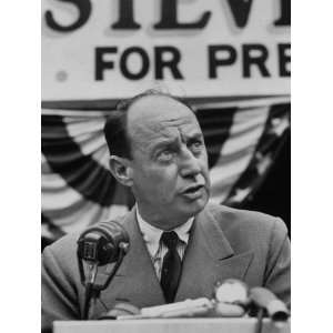  Campaigning Democratic Presidental Candidate Adlai E. Stevenson 