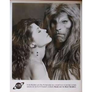 Linda Hamilton & Ron Perlman In Beauty And The Beast , Original 