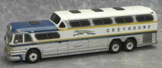 New Corgi GM4501 GREYHOUND SCENICRUISER Bus Chicago Express 150 Scale 
