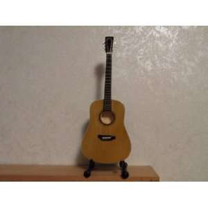  Martin Folk Miniature Guitar Replica 